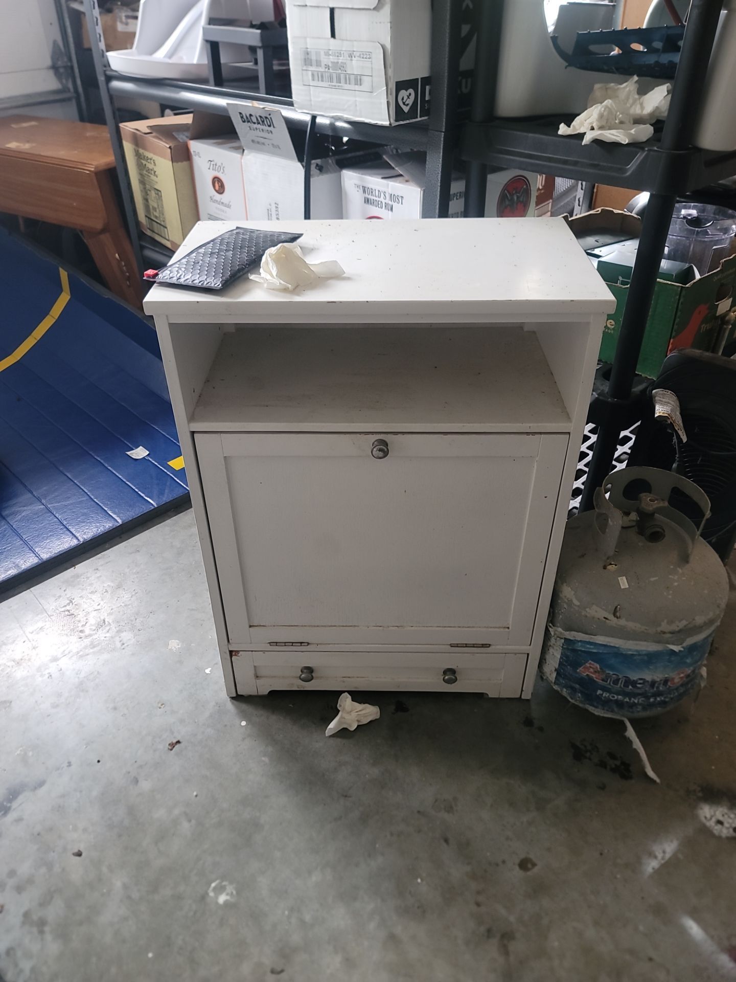 Dog food storage table
