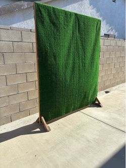 Grass backdrop, table top for barrels