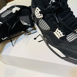 Air Jordan 4 Retro 