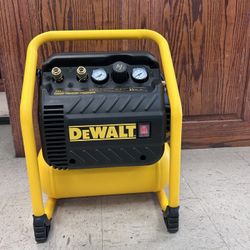 Dewalt 2.5 Gallon 200psi Air Compressor 