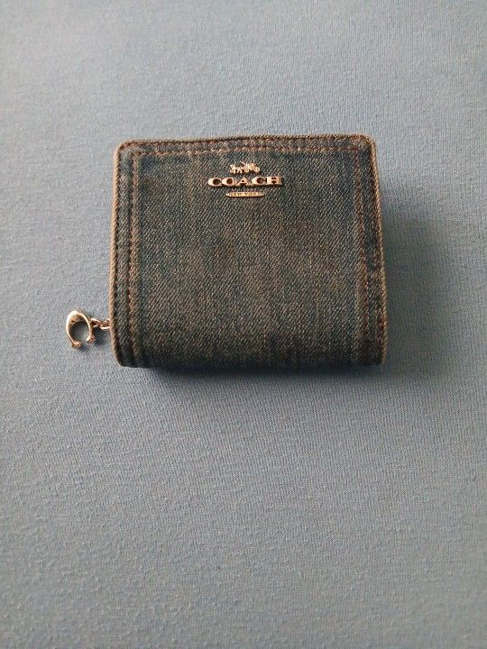 COACH Wallet Fabulous Fall Accessory