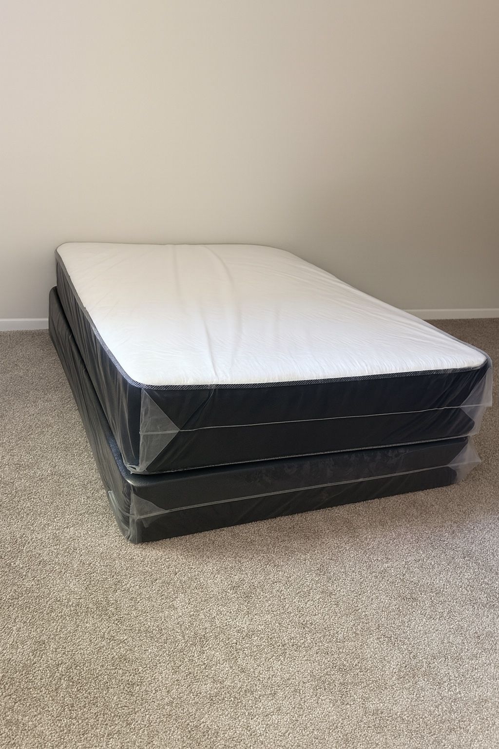 Queen Mattress Come And Box  Spring  - Free Delivery 🚚 To Reasonable Distance 