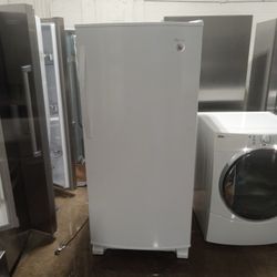 18 Cubic Foot Whirlpool All Refrigerator Free Delivery Vancouver Area A 30-day Warranty