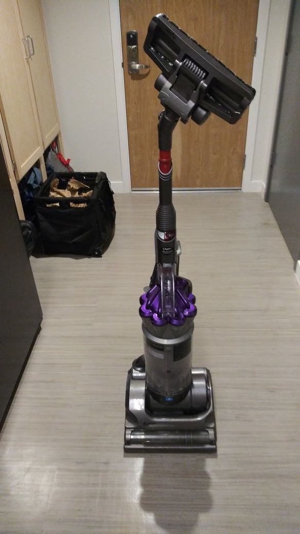 DYSON DC17 Absolute Animal Vacum for Sale in San Jose, CA OfferUp