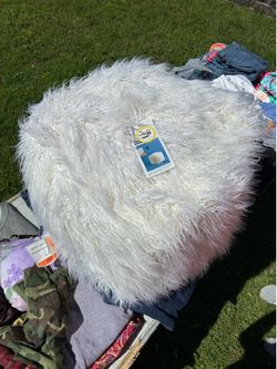 Pouf/Pillow Footrest