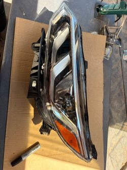 20-23 Nissan Sentra S/SV Headlight Halogen Driver Left Side Clear Lens