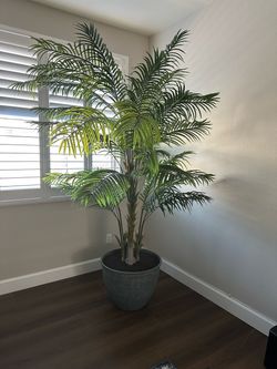 Artificial palm tree