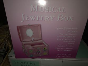 Musical jewelry box