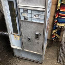 Vintage Pepsi Machine