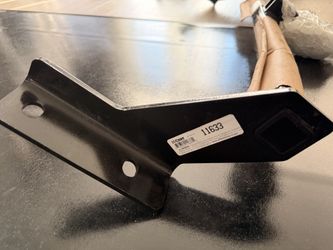 CURT Trailer Hitch 11633