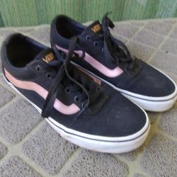 Women's Black Vans Sneakers 