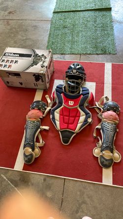 Wilson C200 youth catcher’s gear kit for baseball and softball