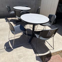 SET OF 2 tables and 8 chairs in good condition (D36x36"H29")