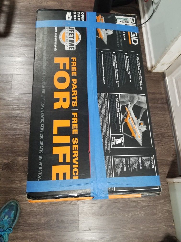 Ridgid 8 in. wet tile saw 