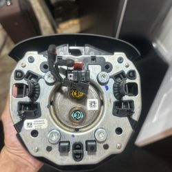 Airbag With Steering Wheel