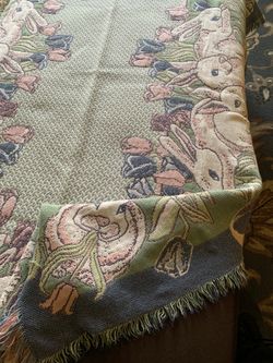 Vintage Cotton Throw blanket. Approx: 3x5
