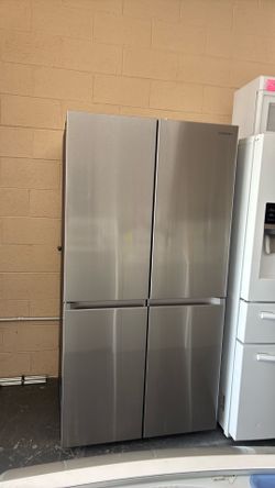 Nice like new Samsung stailenss steel refrigerator