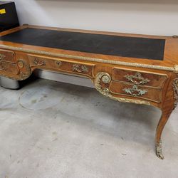 Queen Ann's Antique Desk  From 1791