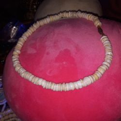 Vintage Natural Hawaiian Puka Shell Necklace 18" L