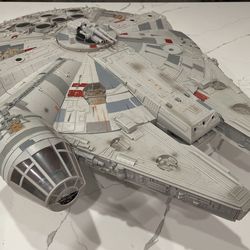 Hasbro Star Wars Legacy Collection Millennium Falcon