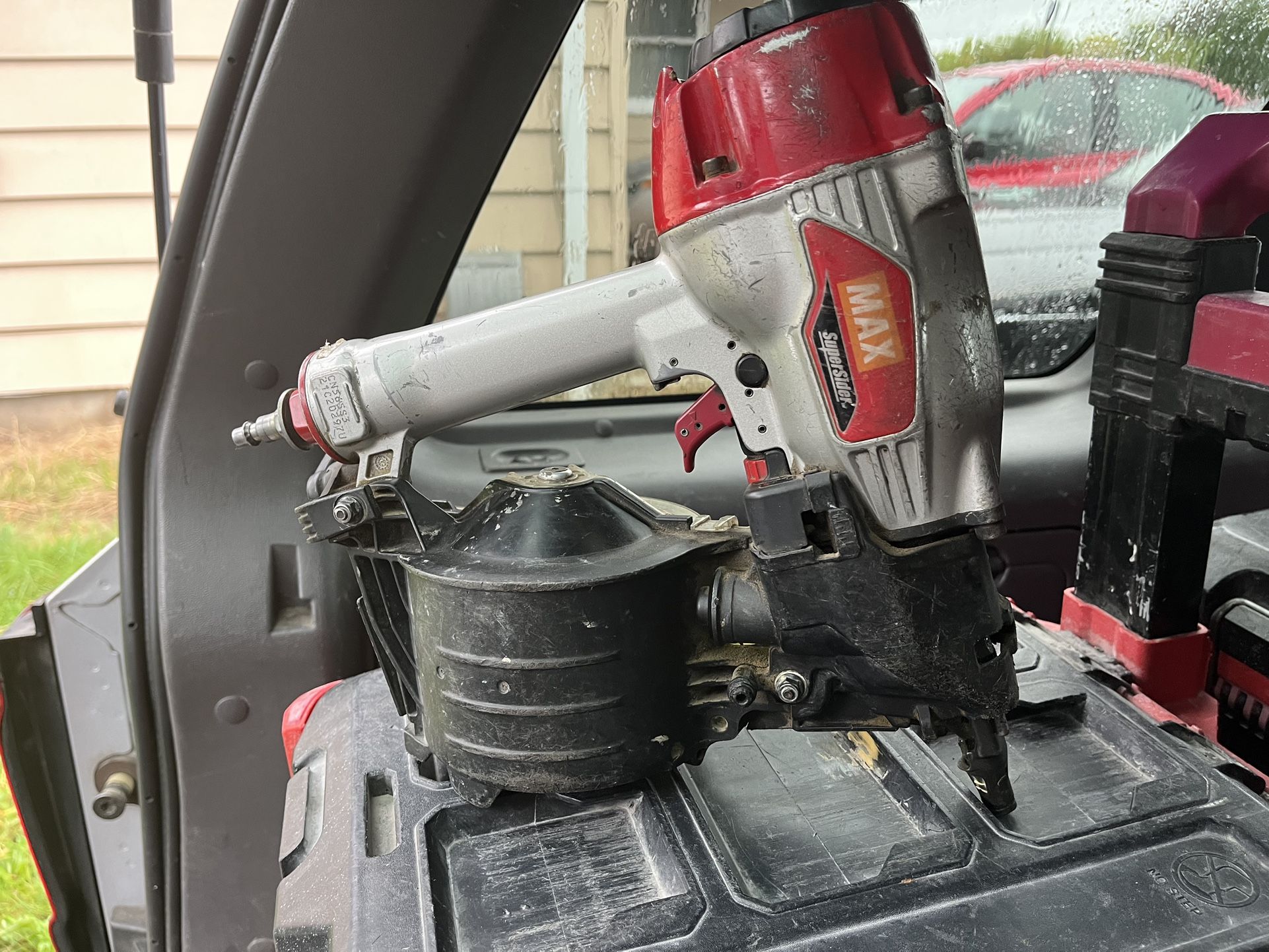 Max Supersider Coil Nail Gun Modelcn565s3