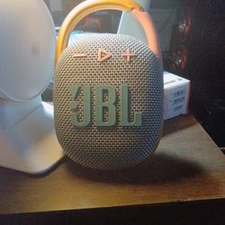 Jbl clip 4