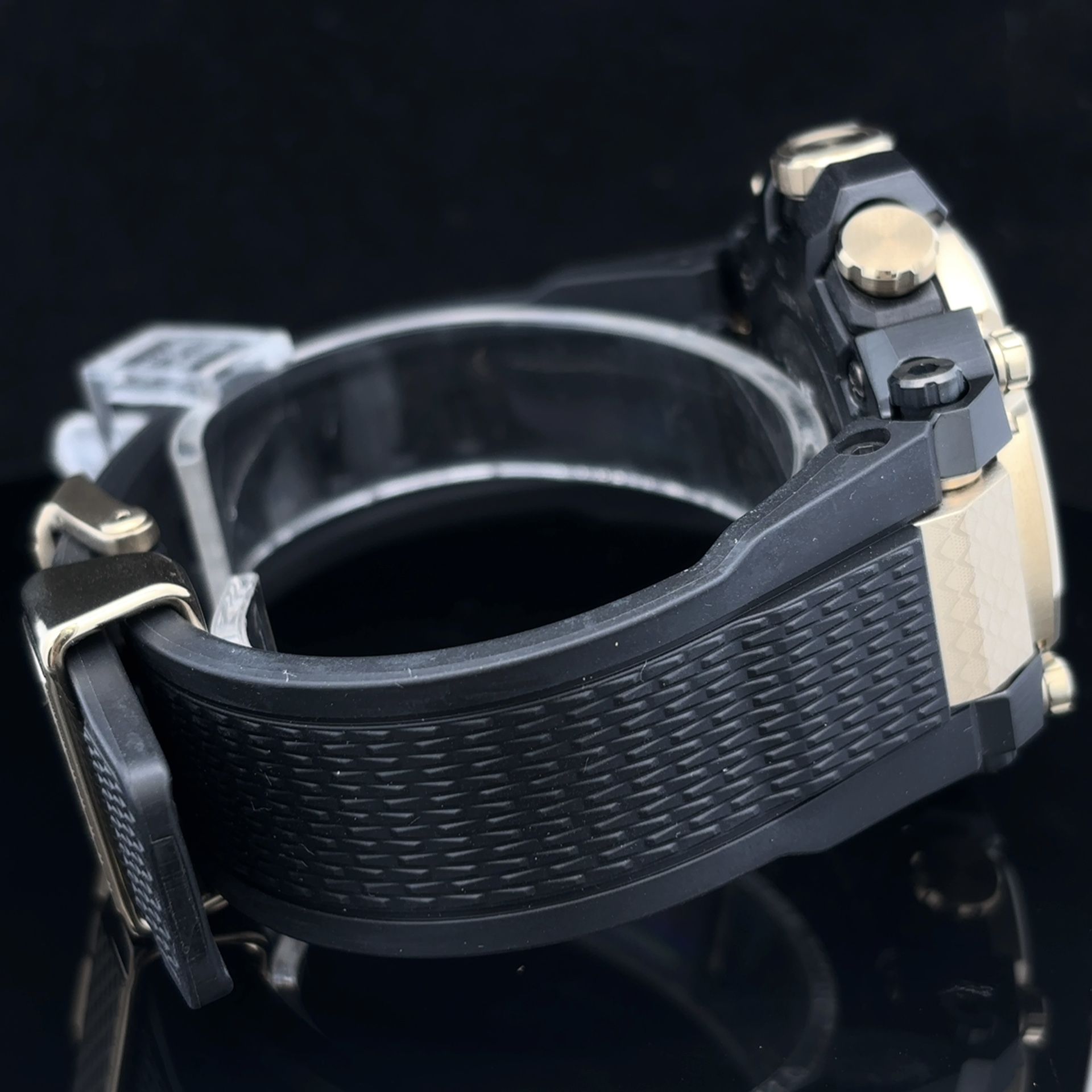 Casio G SHOCK MTG B3000CXD 9AJR Solar MT G Golden Dragon Limited