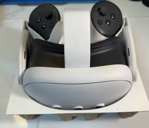 Meta Quest 3 4K 512 GB VR Virtual Headset Preowned w/ Original Box and Charger