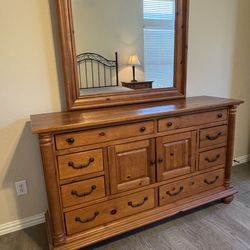 Beautiful Progressive Furniture Dresser & 2 Matching Night Stands.