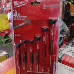 Milwaukee
Precision Phillips Screwdriver Set (6-Piece)