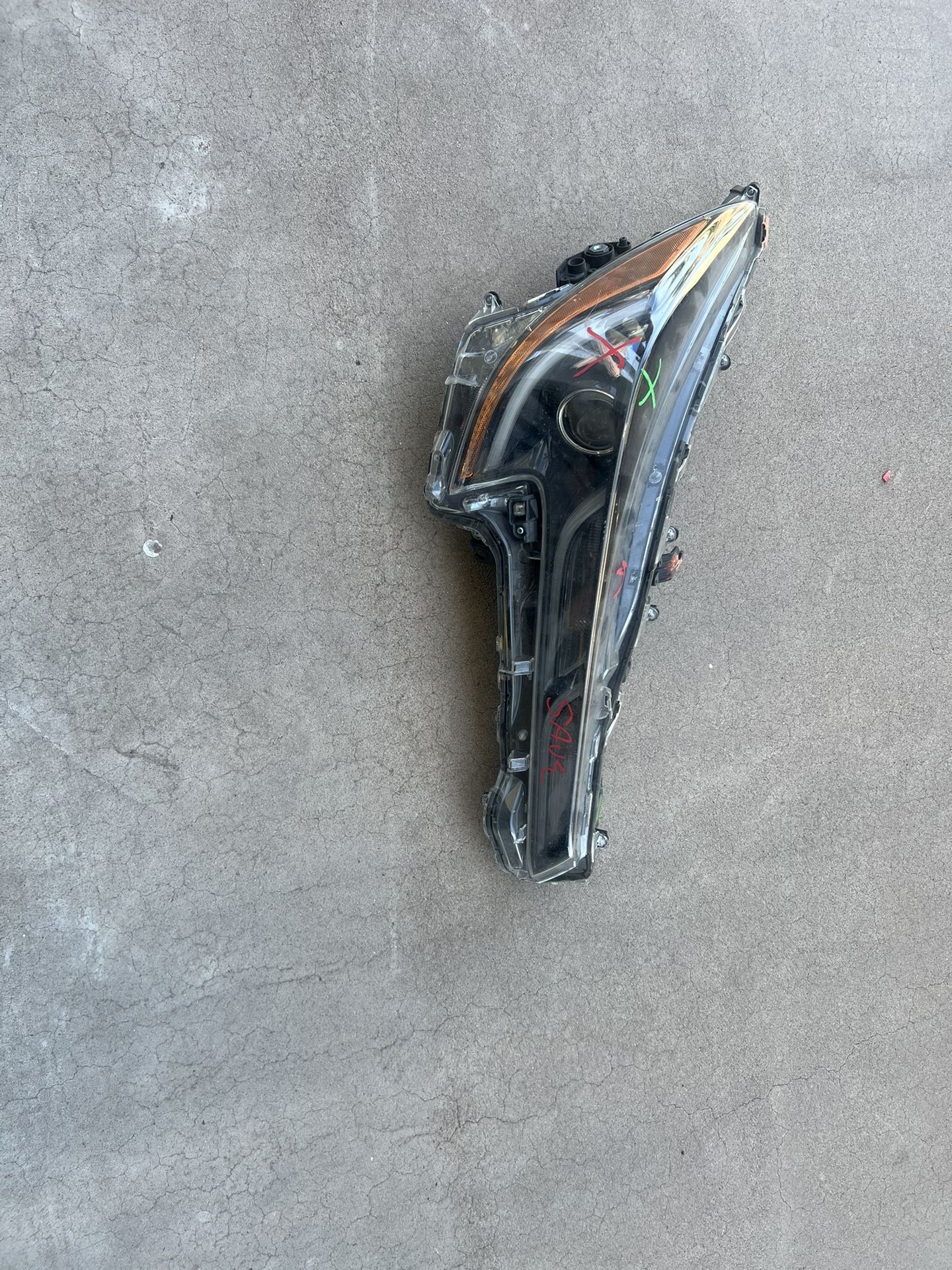 OEM 2019 - 2024 Toyota Corolla Sedan / Corolla Hatchback HB Right Headlight