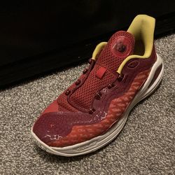 Stephen curry’s basketball size 7.5 no laces or box lightly used