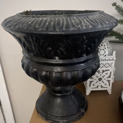 Black Planter Urn