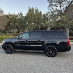 2013 Chevy Suburban LTZ – Fully Loaded – Clean Title