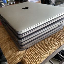 (5) Lot 2017-18 MacBook Pro As Is Parts 