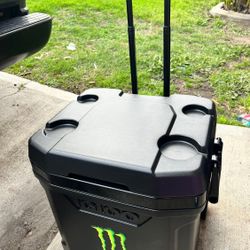 Igloo Wheeled Cooler