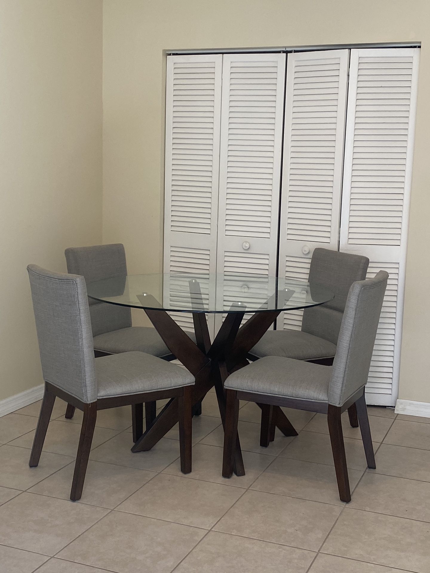 Breakfast Wooden Table With Four Chairs