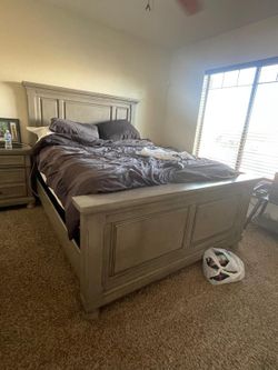 Queen Bedroom Set