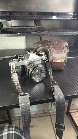 Canon AE-1 Program 35mm Film Camera w/ Canon FD 50mm Lens + Case — Tested Working