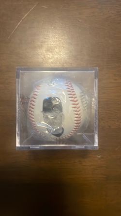 Autographed baseball, Iron Man, Cal Ripken Junior trading card