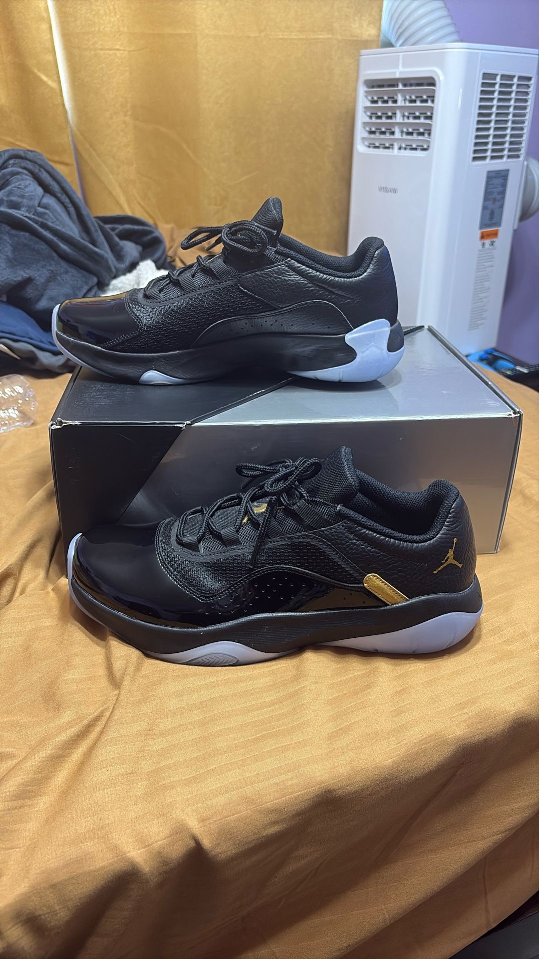 Air Jordan 11 CMFT Low. Size 10