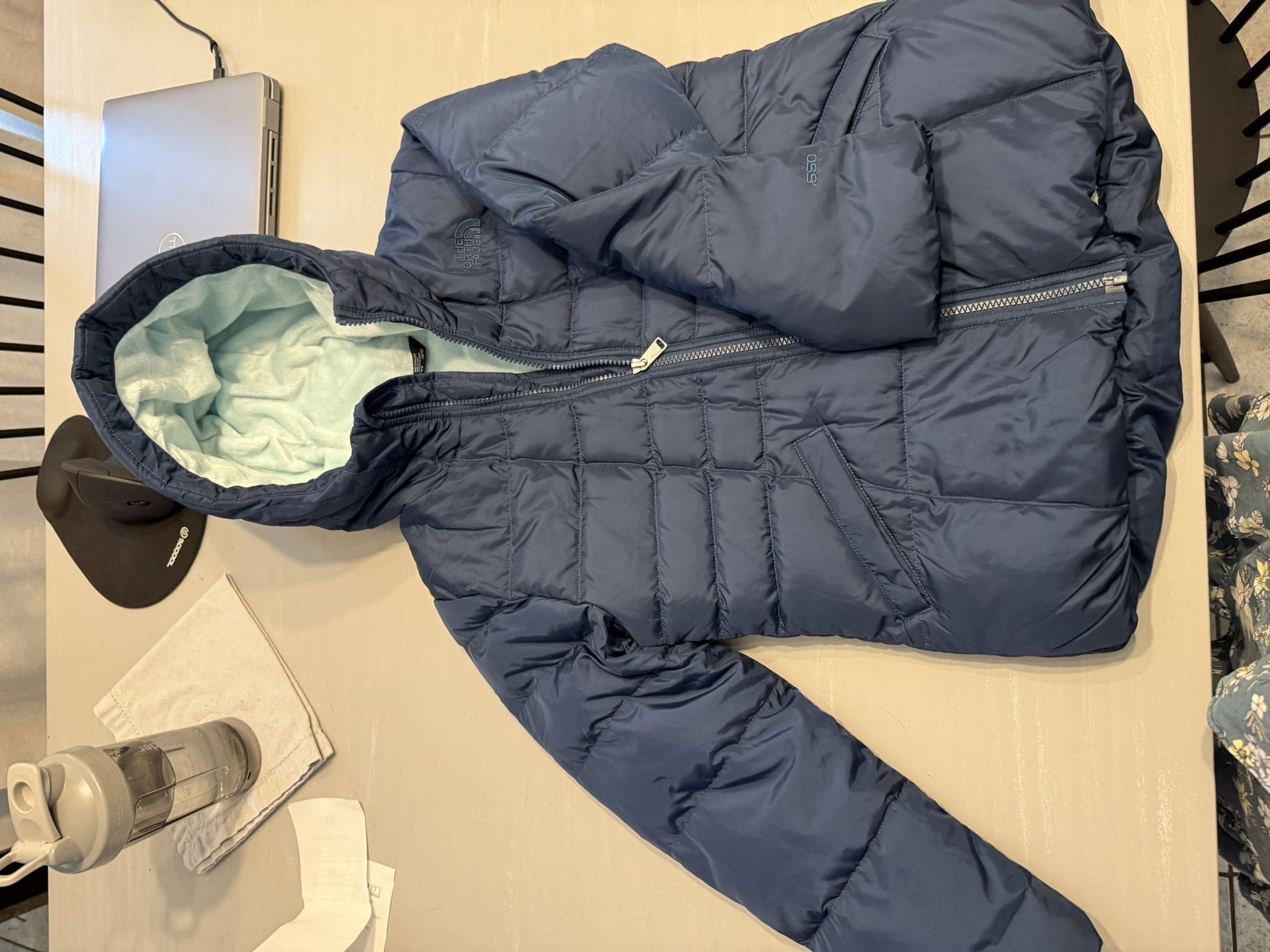 North Face Girls Medium (10/12) 550 navy blue puffer jacket fleece lining light blue, hooded