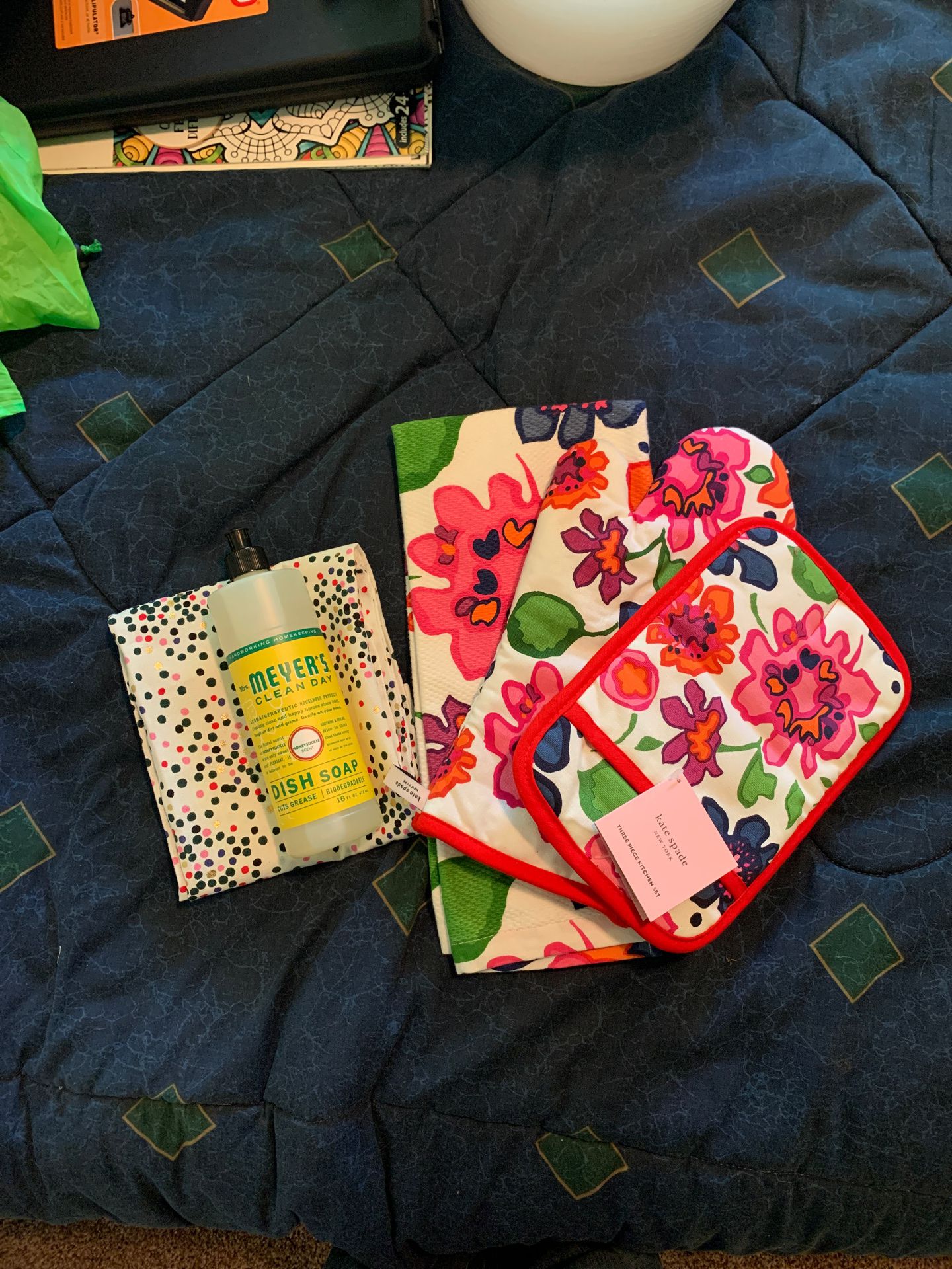 Brand New Kate Spade dish Towel Set with Oven Mit and Meyers Dish Soap