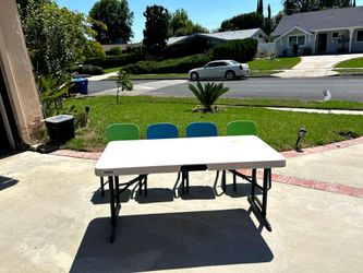 Lifetime Folding Table with 4 Chairs