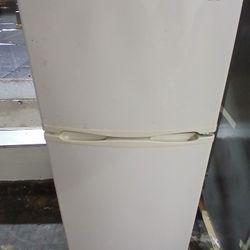 Whirlpool Refrigerator 10 Cu Ft