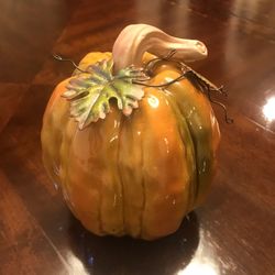 Like new - ceramic pumpkin for fall or Halloween decorations