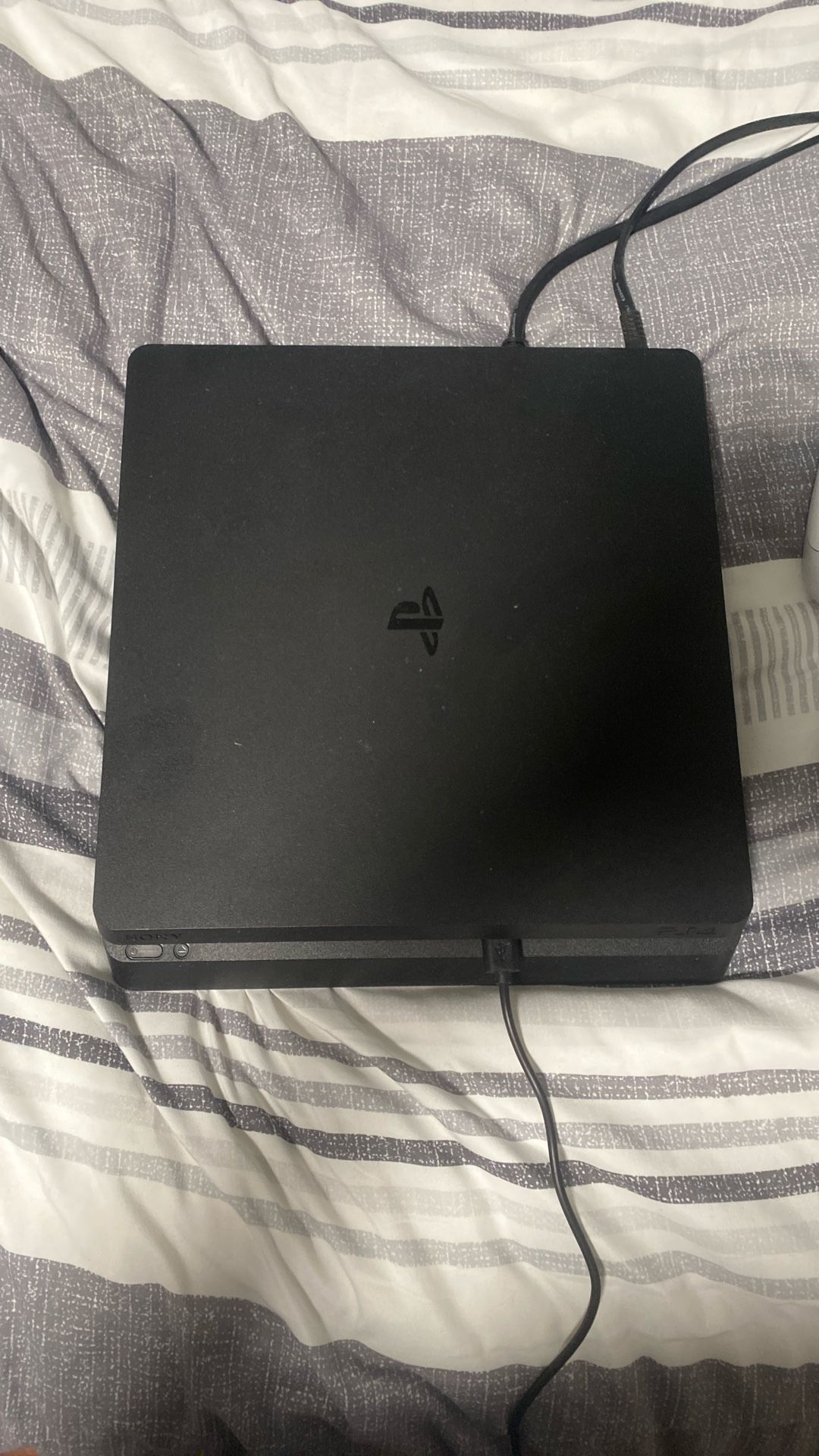 PS4  Slim