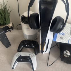 Ps5, Two controllers, Bluetooth Headset