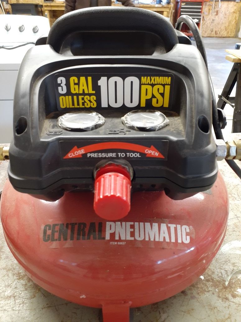 Central Pneumatic pancake air compressor.