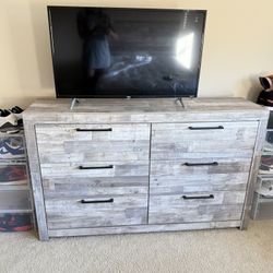 Bedroom Dresser 